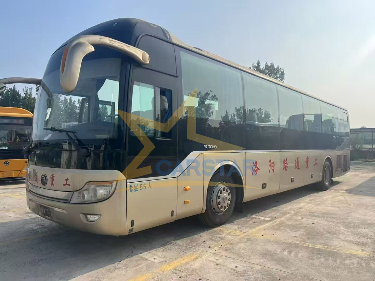 A used Yutong bus, ZK6122, in gold color, has arrived.